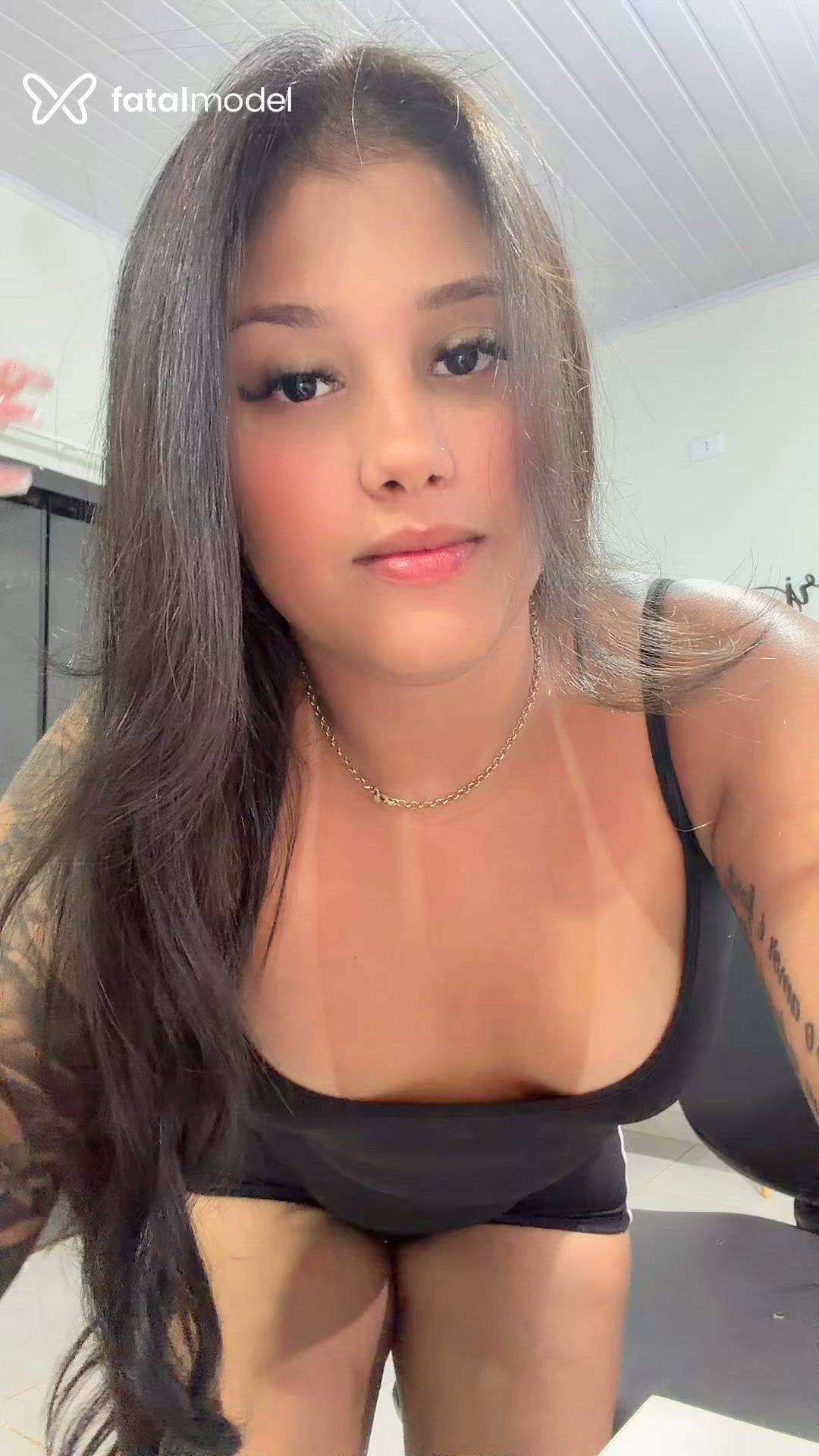 Acompanhante mulher morena (o) de olhos castanhos - Bruna