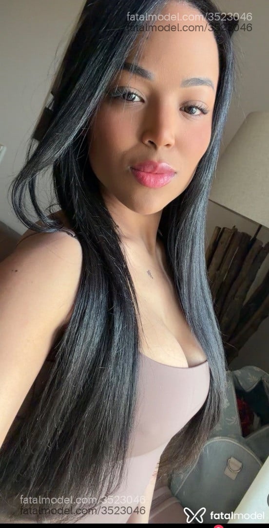 Acompanhante mulher morena (o) de olhos pretos - Rafaela