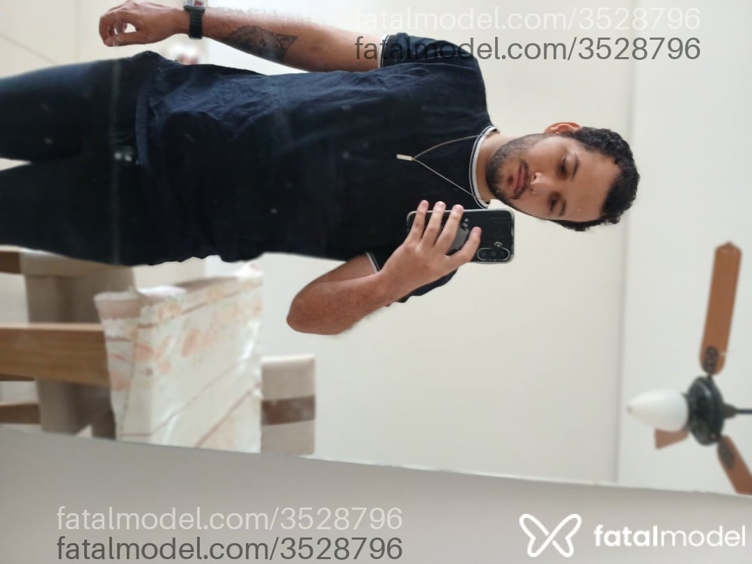 Acompanhante homem morena (o) de olhos pretos - Gabriel