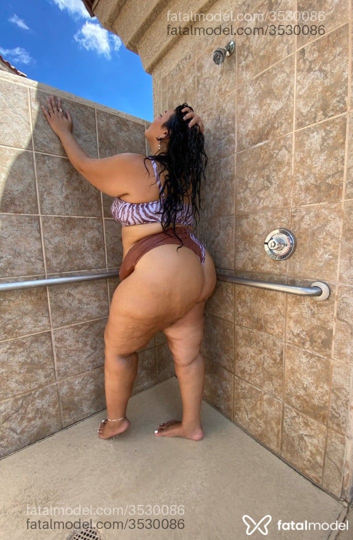 Acompanhante mulher morena (o) de olhos pretos - Andreza
