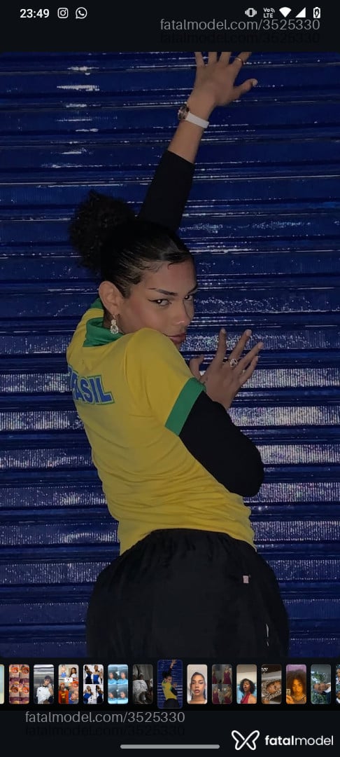 Acompanhante mulher trans morena (o) de olhos castanhos - Preta