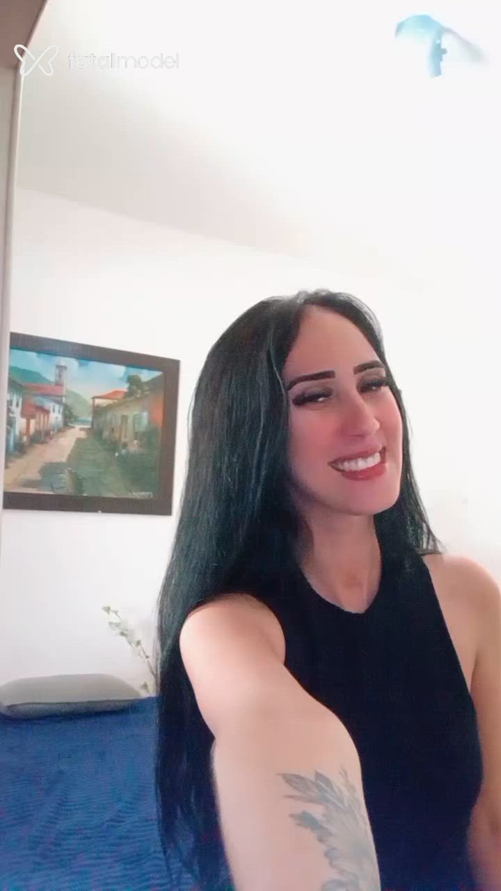 Acompanhante mulher morena (o) de olhos castanhos - Jeeh