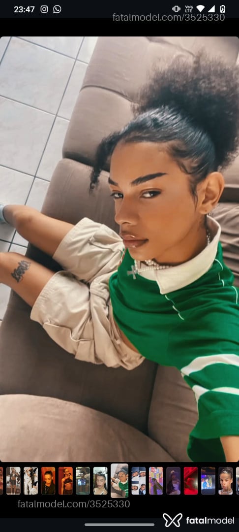 Acompanhante mulher trans morena (o) de olhos castanhos - Preta