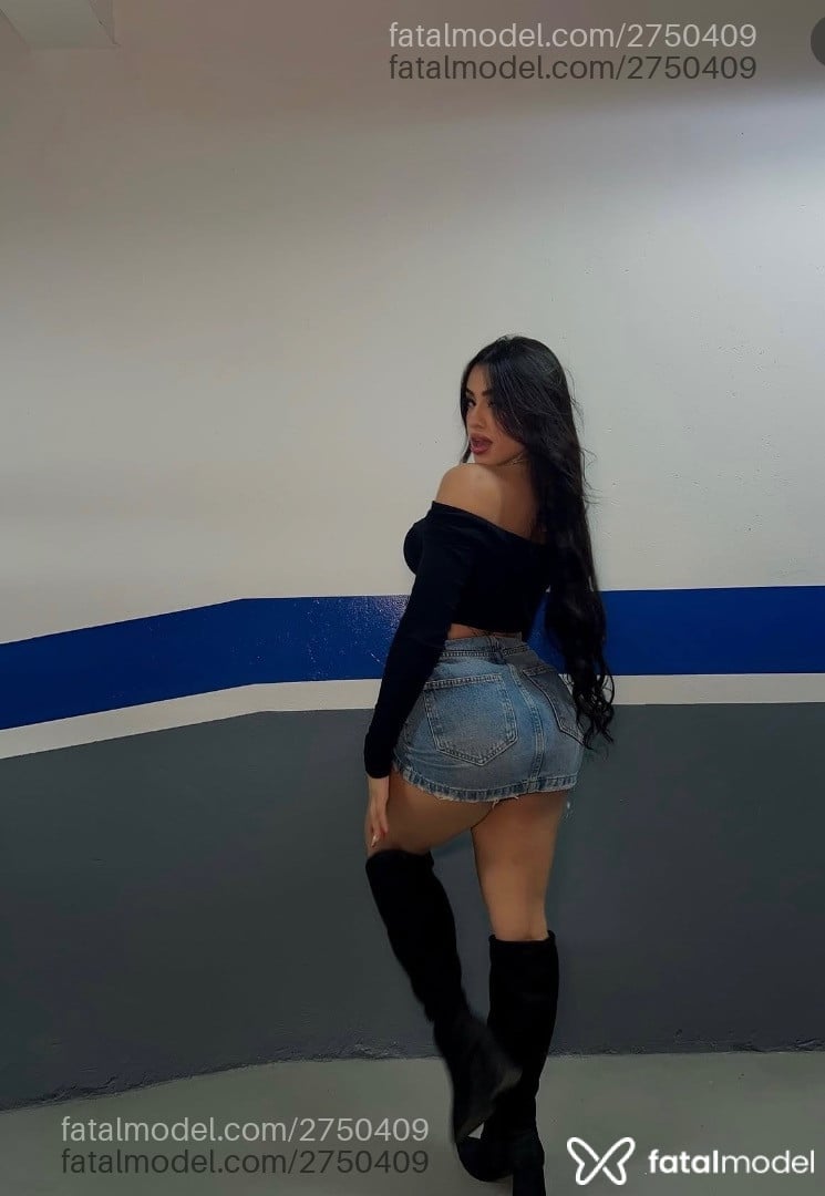Acompanhante mulher com cabelo castanho de olhos castanhos - Jade Pimentel