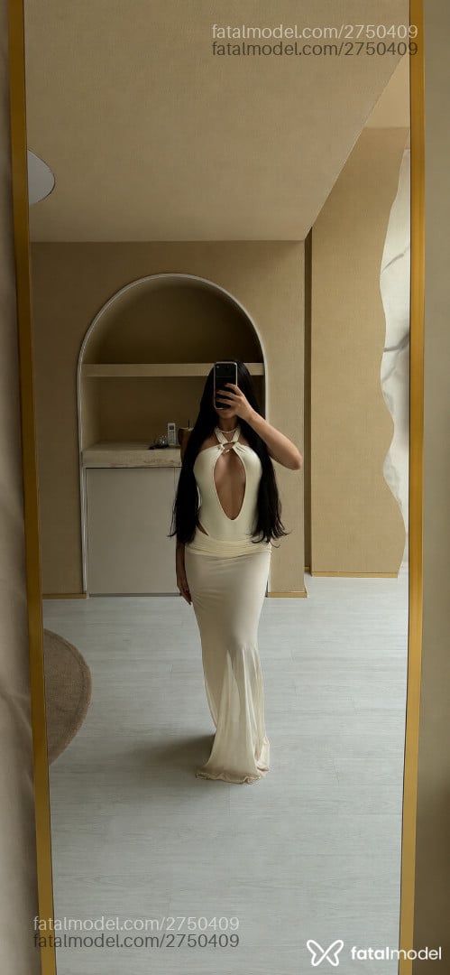 Acompanhante mulher com cabelo castanho de olhos castanhos - Jade Pimentel