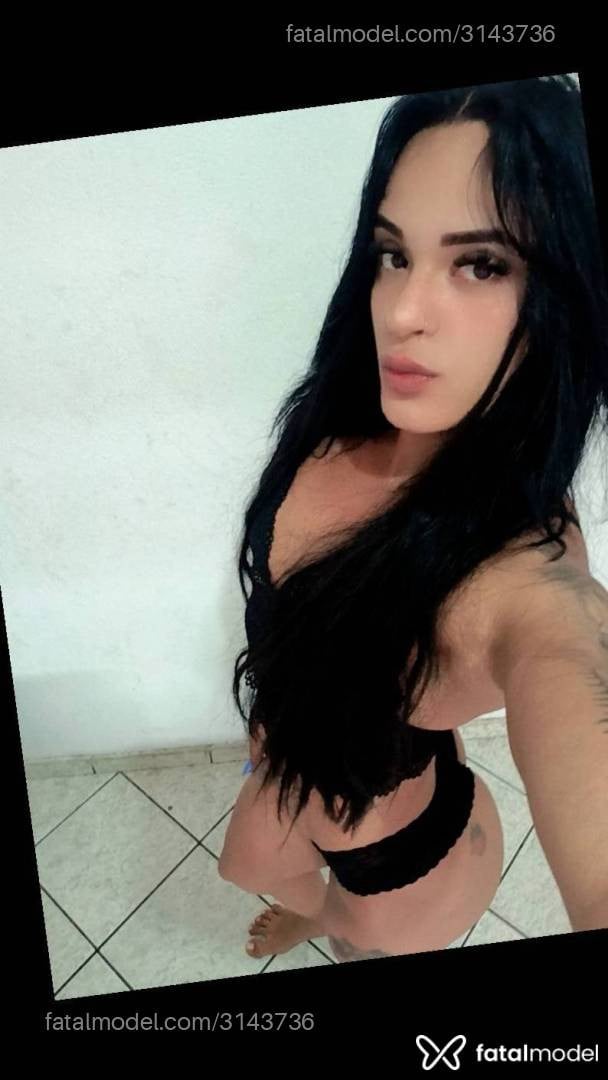 Acompanhante mulher morena (o) de olhos pretos - Yasmin