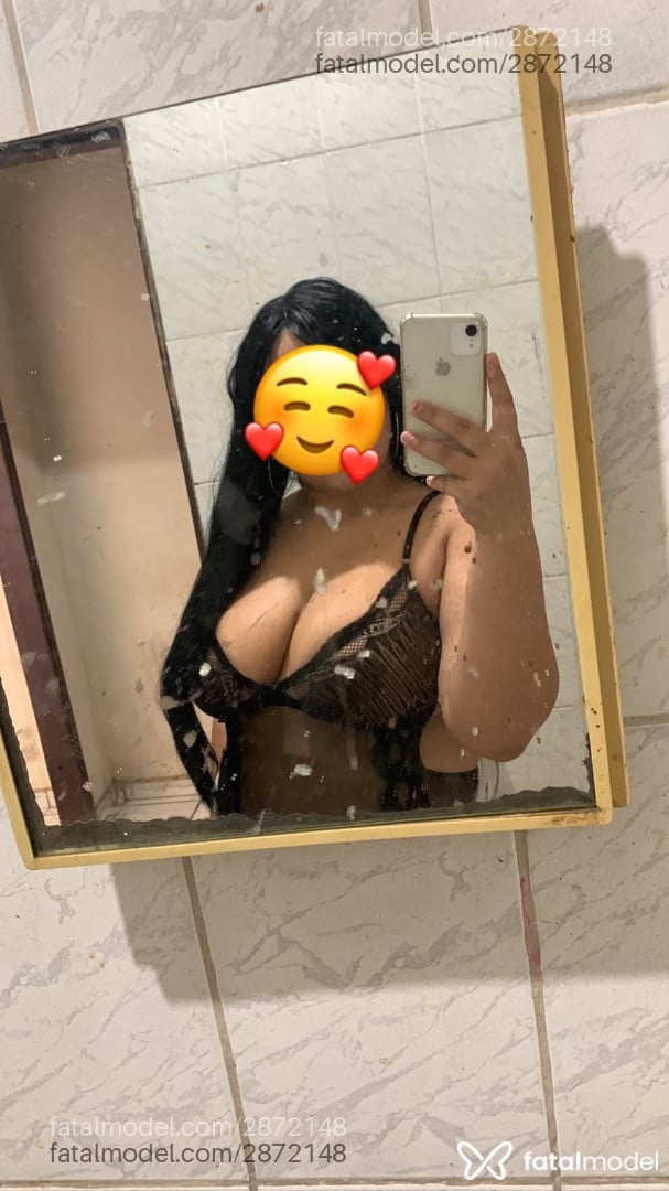 Acompanhante mulher com cabelo castanho de olhos castanhos - Alice Borges