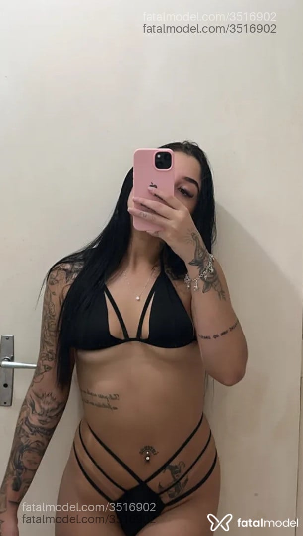 Acompanhante mulher morena (o) de olhos castanhos - Barbara