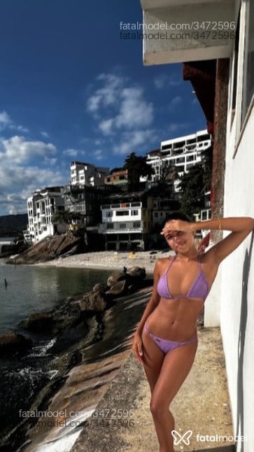 Acompanhante mulher morena (o) de olhos pretos - Izabela Aguiar