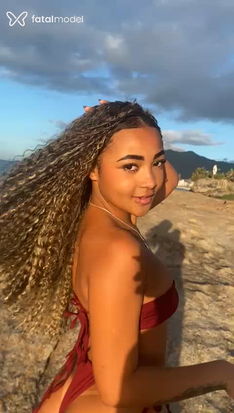 Acompanhante mulher morena (o) de olhos castanhos - Fran Babybitch