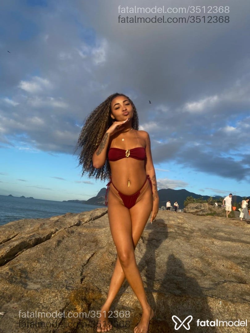 Acompanhante mulher morena (o) de olhos castanhos - Fran Babybitch
