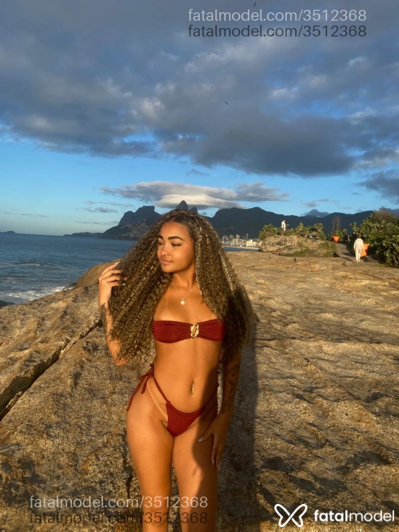 Acompanhante mulher morena (o) de olhos castanhos - Fran Babybitch