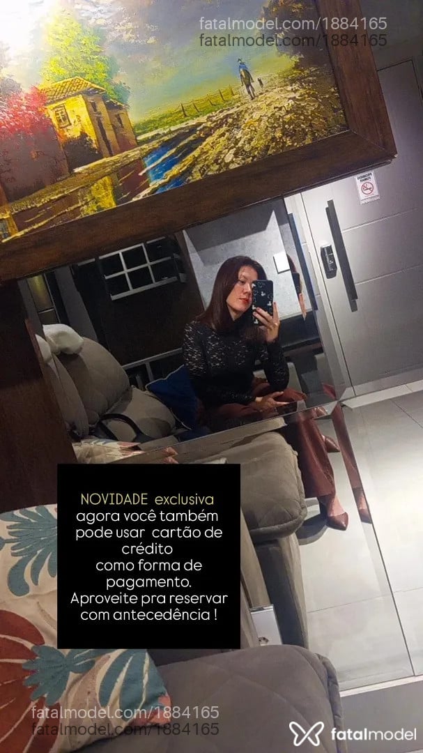 Acompanhante mulher com cabelo castanho de olhos castanhos - Luíza Graciela