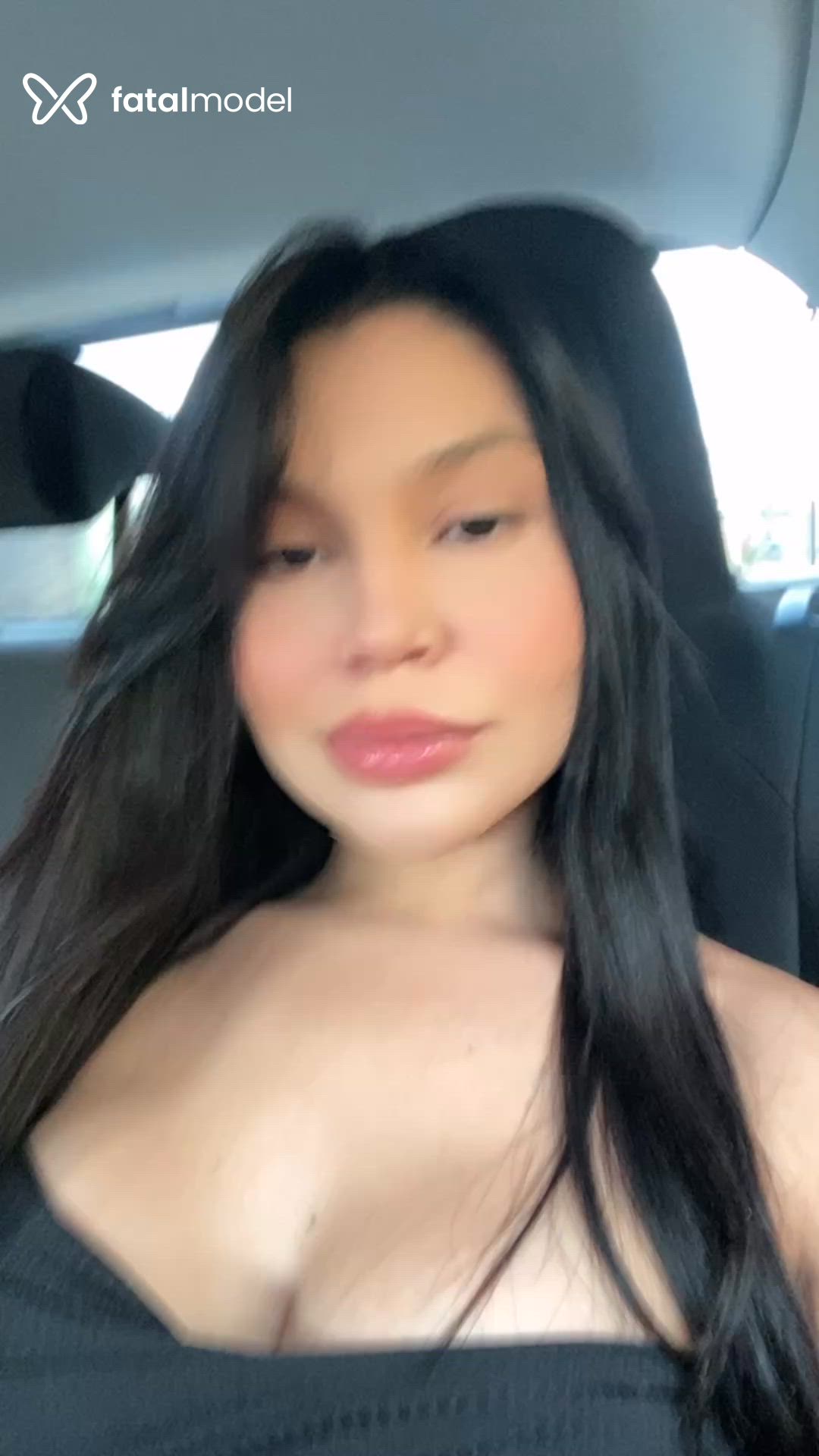 Acompanhante mulher com cabelo castanho de olhos castanhos - Evellyn Rios Acompanhante mulher com cabelo castanho de olhos castanhos - Evellyn Rios