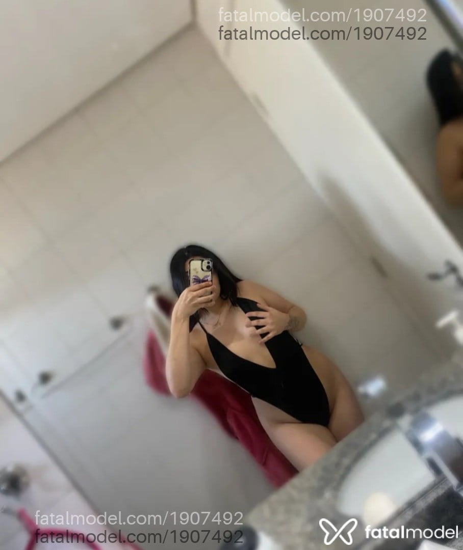 Acompanhante mulher morena (o) de olhos castanhos - Vitória Acompanhante mulher morena (o) de olhos castanhos - Vitória