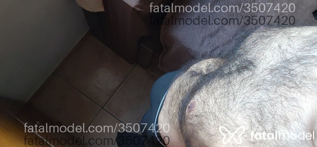 Acompanhante homem com cabelo castanho de olhos castanhos - Alexandre Acompanhante homem com cabelo castanho de olhos castanhos - Alexandre