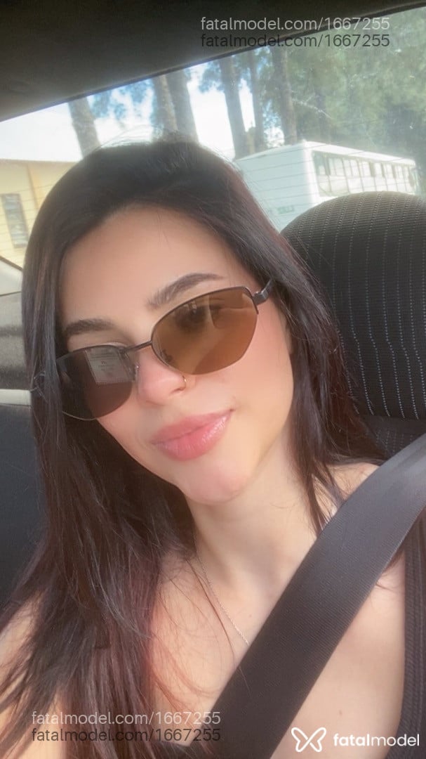 Acompanhante mulher morena (o) de olhos mel - Mel Alves