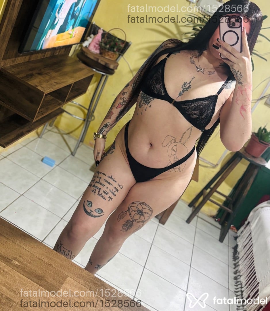 Acompanhante mulher com cabelo castanho de olhos castanhos - Camila