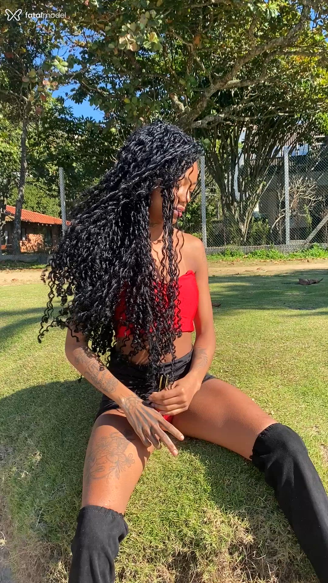 Acompanhante mulher morena (o) de olhos mel - Cacau