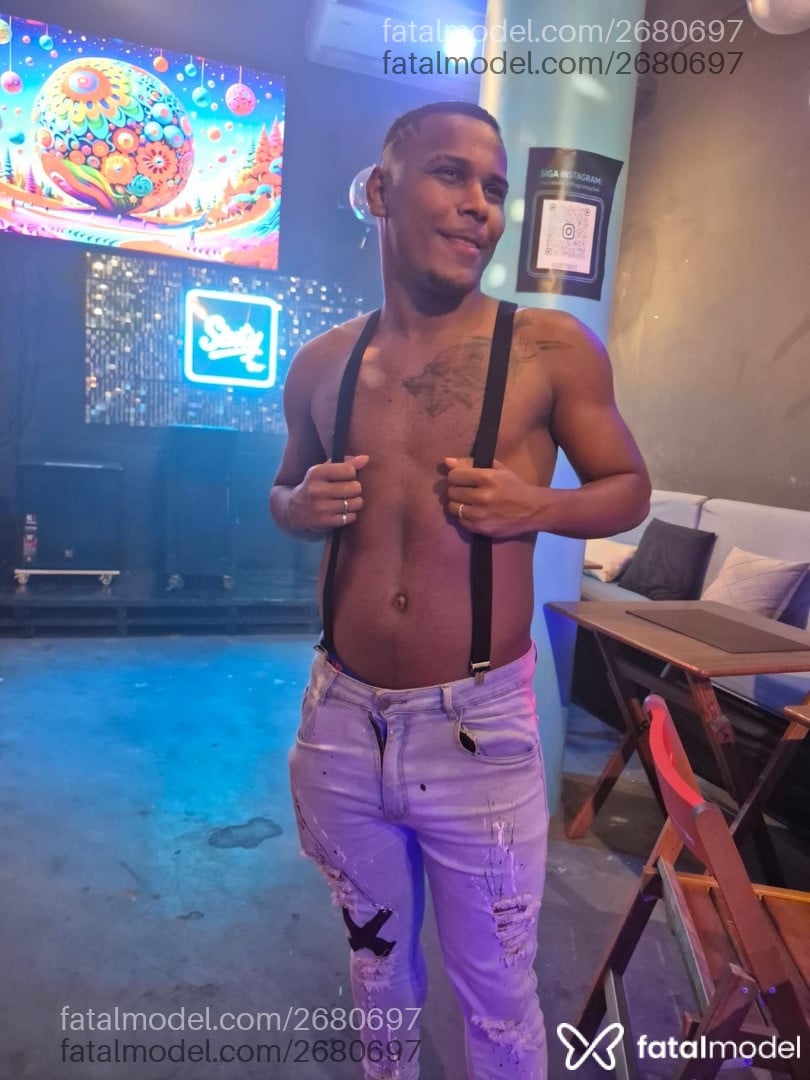 Acompanhante homem morena (o) de olhos pretos - Christian