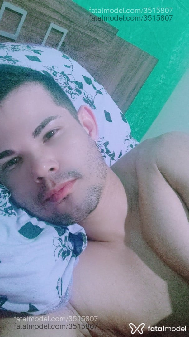 Acompanhante homem morena (o) de olhos castanhos - Dheycoob Acompanhante homem morena (o) de olhos castanhos - Dheycoob