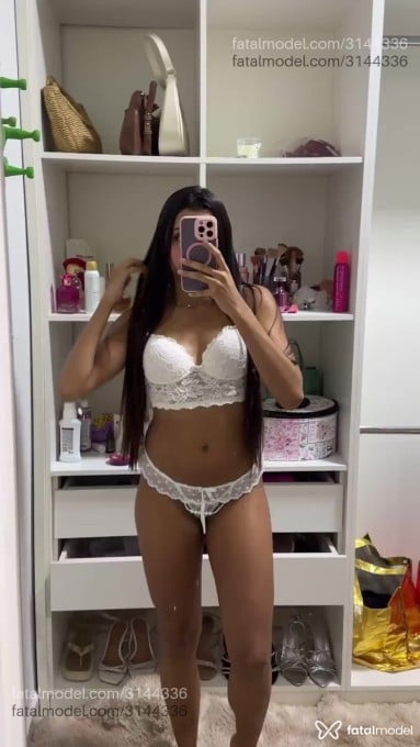 Acompanhante mulher morena (o) de olhos castanhos - Lia