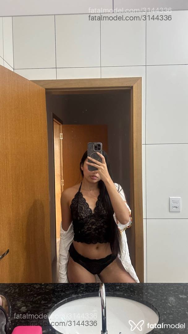 Acompanhante mulher morena (o) de olhos castanhos - Liz
