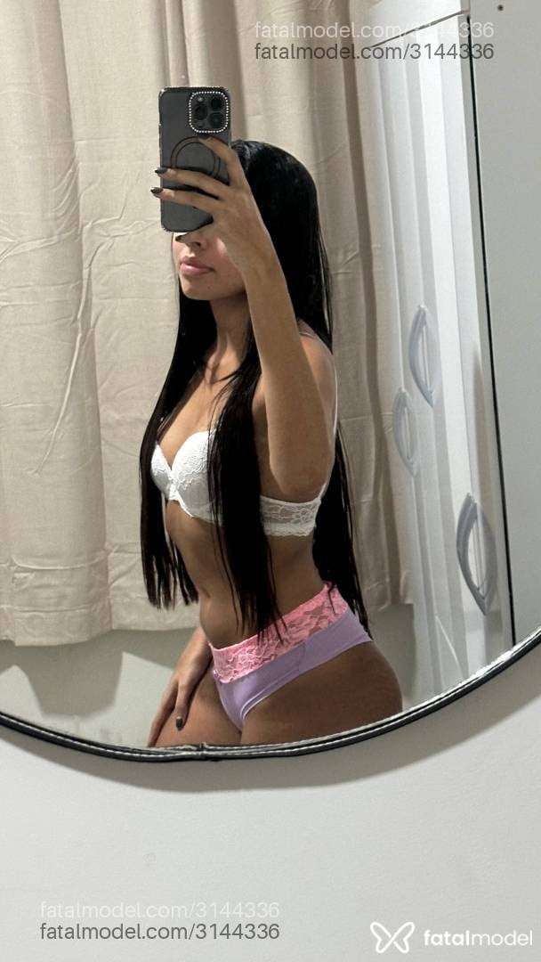 Acompanhante mulher morena (o) de olhos castanhos - Liz