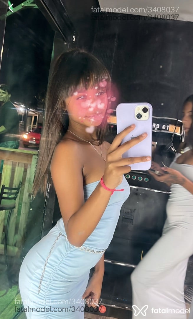 Acompanhante mulher morena (o) de olhos castanhos - Penélope
