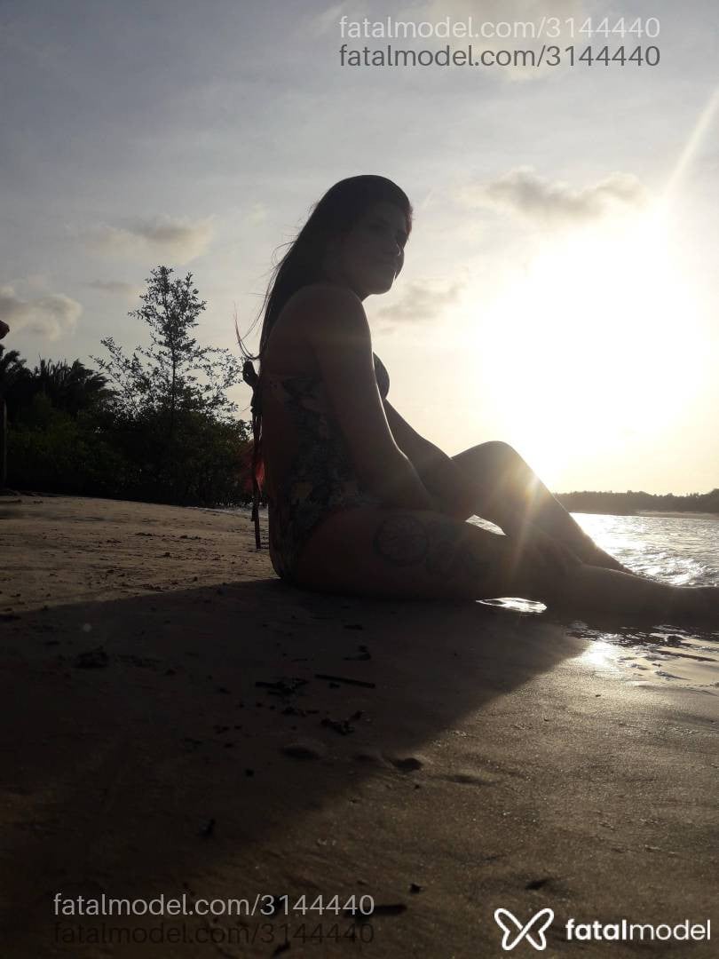 Acompanhante mulher morena (o) de olhos castanhos - Ametiistah Acompanhante mulher morena (o) de olhos castanhos - Ametiistah