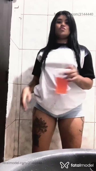 Acompanhante mulher morena (o) de olhos castanhos - Ametiistah Acompanhante mulher morena (o) de olhos castanhos - Ametiistah