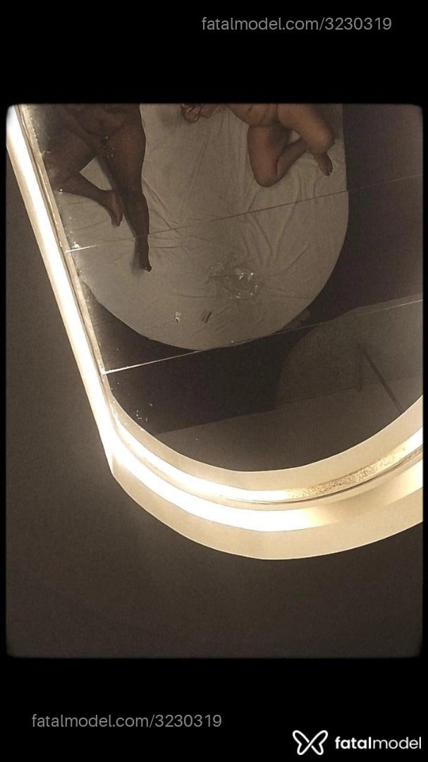 Acompanhante mulher com cabelo castanho de olhos pretos - Camila