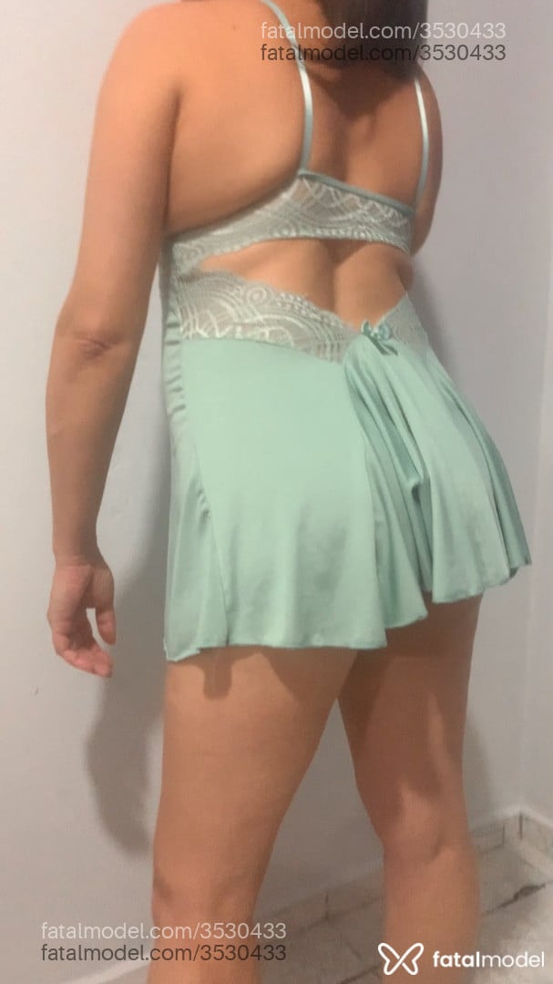 Acompanhante mulher com cabelo castanho de olhos verdes - Sophia Vegas