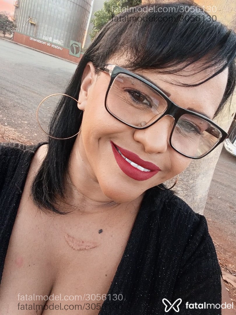 Acompanhante mulher morena (o) de olhos castanhos - Juliana