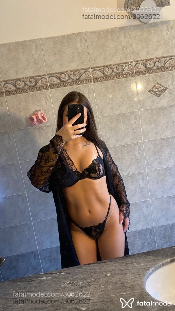 Acompanhante mulher com cabelo castanho de olhos castanhos - ísis Acompanhante mulher com cabelo castanho de olhos castanhos - ísis