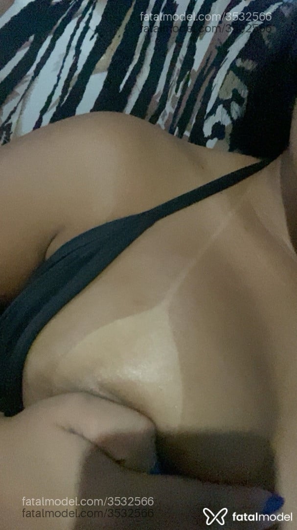 Acompanhante mulher morena (o) de olhos pretos - Bruna Santos Acompanhante mulher morena (o) de olhos pretos - Bruna Santos