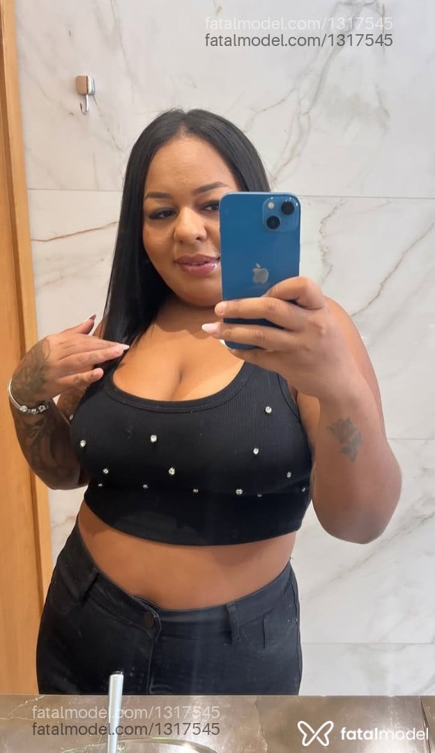 Acompanhante mulher morena (o) de olhos castanhos - Letícia Bellini