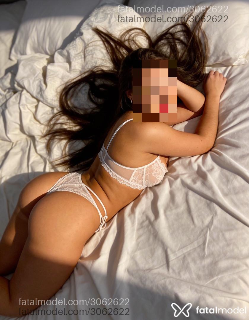 Acompanhante mulher com cabelo castanho de olhos castanhos - ísis Acompanhante mulher com cabelo castanho de olhos castanhos - ísis