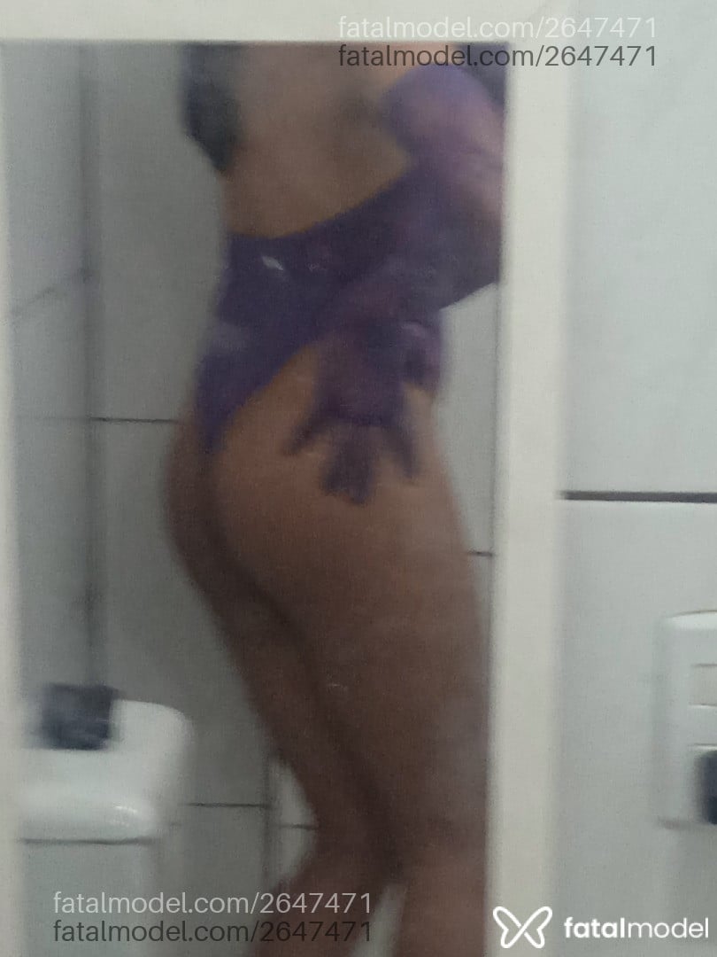 Acompanhante mulher trans morena (o) de olhos pretos - Tiffany Oliveira