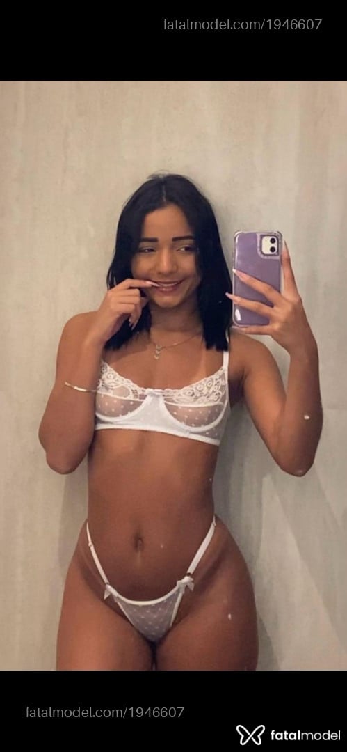 Acompanhante mulher morena (o) de olhos castanhos - Angel Vick