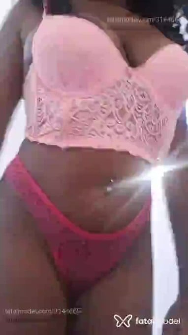 Acompanhante mulher morena (o) de olhos pretos em Campos dos Goytacazes Acompanhante mulher morena (o) de olhos pretos em Campos dos Goytacazes - Karol