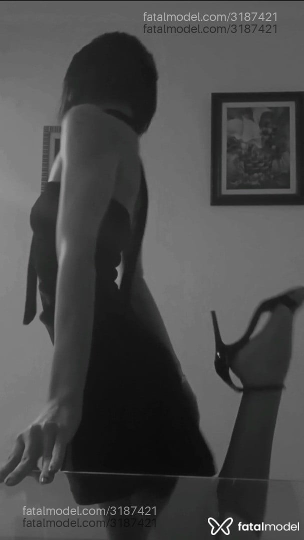 Acompanhante mulher morena (o) de olhos pretos - Aranea