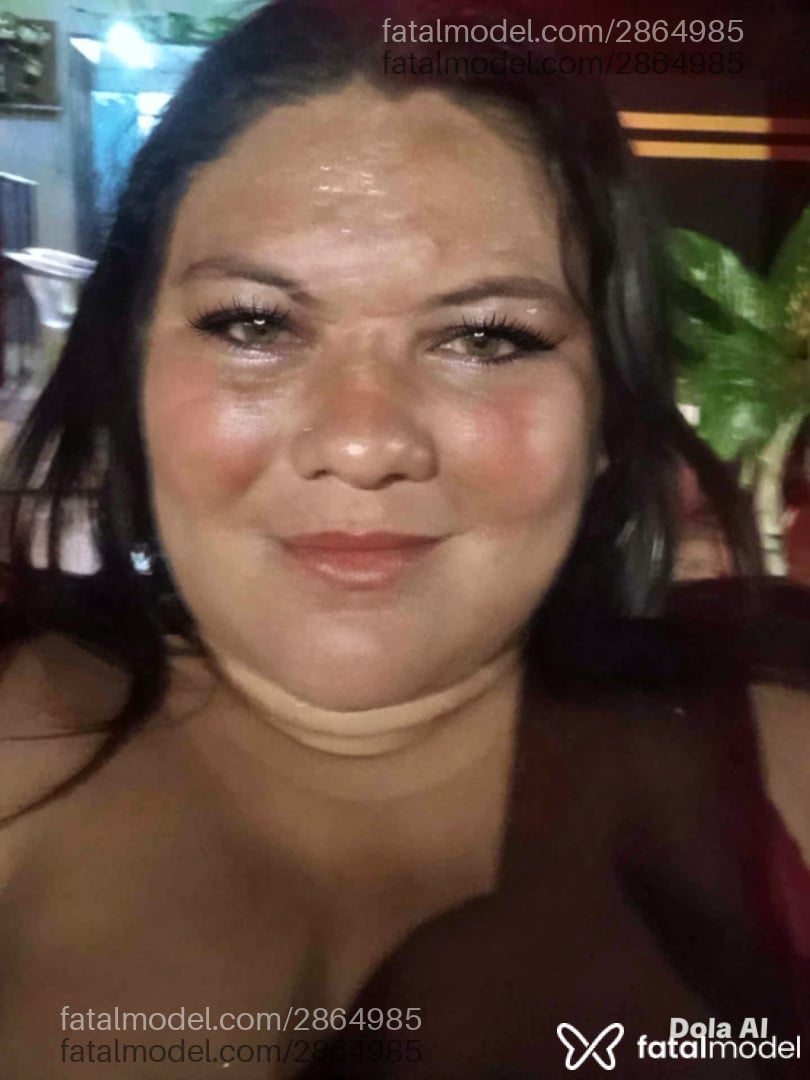 Acompanhante mulher com cabelo castanho de olhos verdes - Aninha