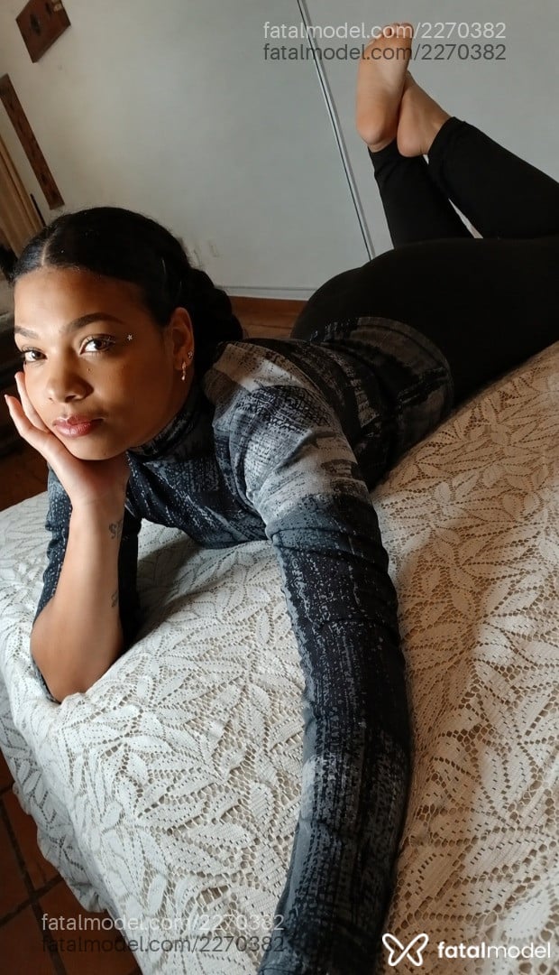 Acompanhante mulher morena (o) de olhos mel - Yara Morenno