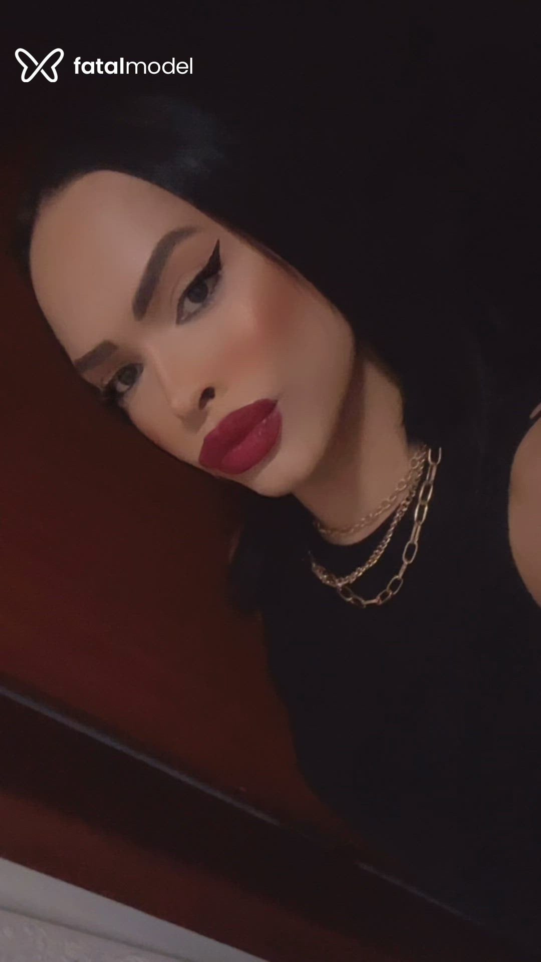 Acompanhante mulher trans morena (o) de olhos castanhos - Mirella Mustang