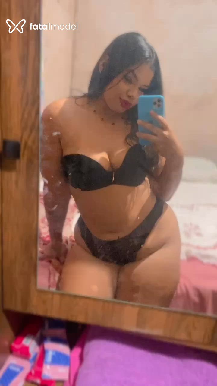 Acompanhante mulher morena (o) de olhos pretos - Japinhaaa