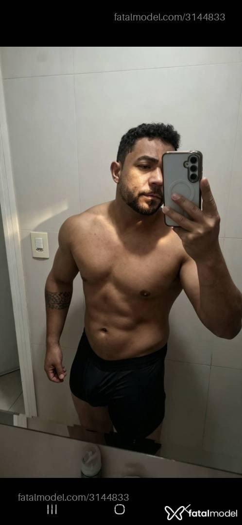 Acompanhante homem morena (o) de olhos pretos - Gustavo Henrique