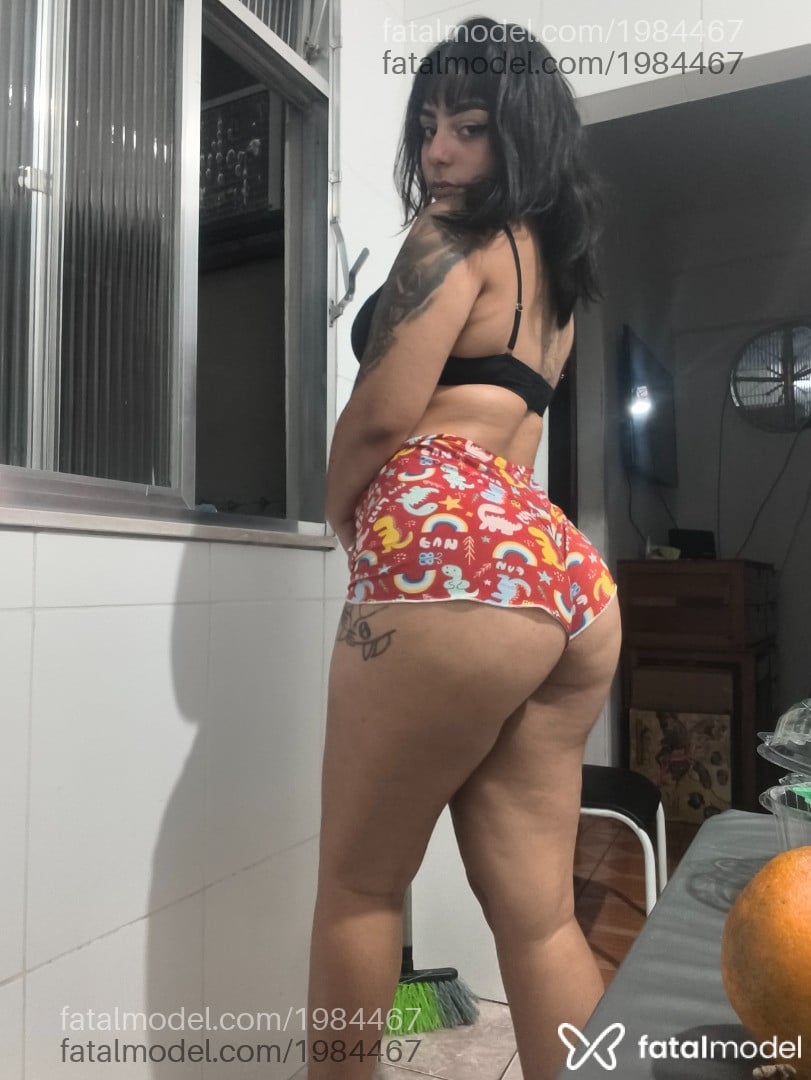 Acompanhante mulher morena (o) de olhos castanhos - Charlotte