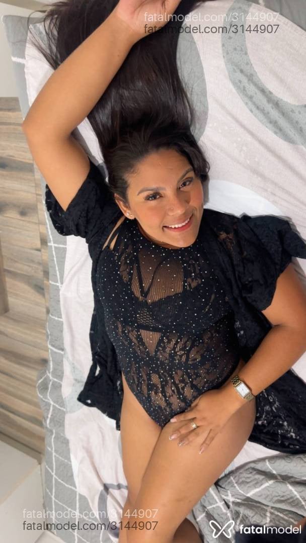 Acompanhante mulher com cabelo castanho de olhos pretos em Balneário Camboriú - Ashley Berrenys