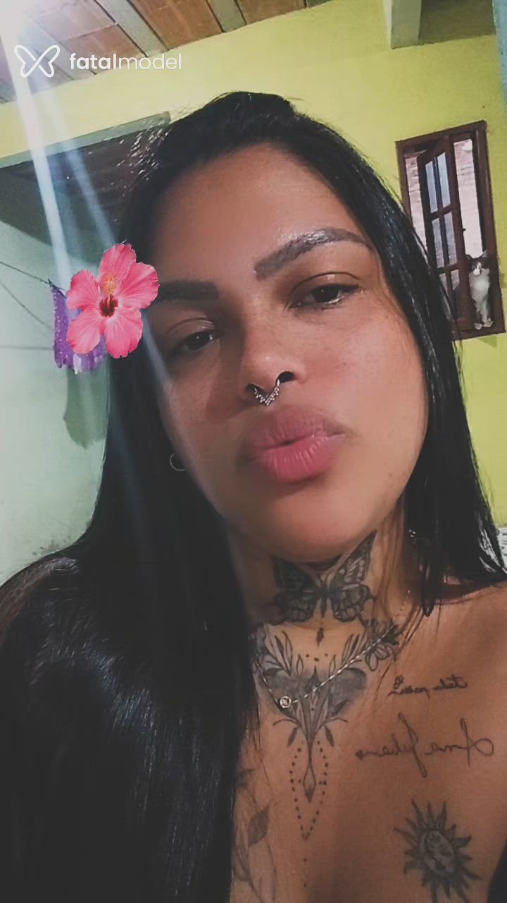 Acompanhante mulher morena (o) de olhos castanhos - Thataa Acompanhante mulher morena (o) de olhos castanhos - Thataa
